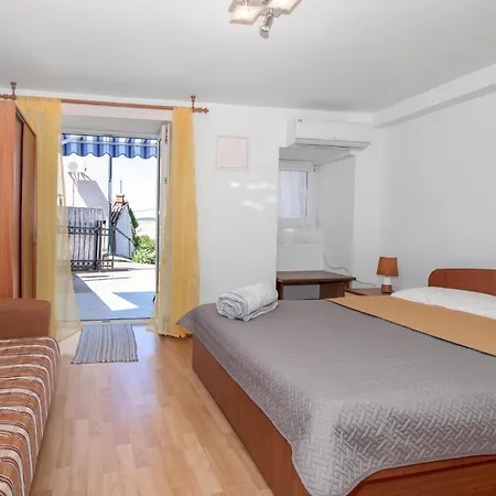 Apartman Amazing In With Wifi Jadranovo