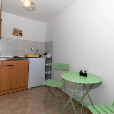 Amazing In With Wifi Apartman Jadranovo