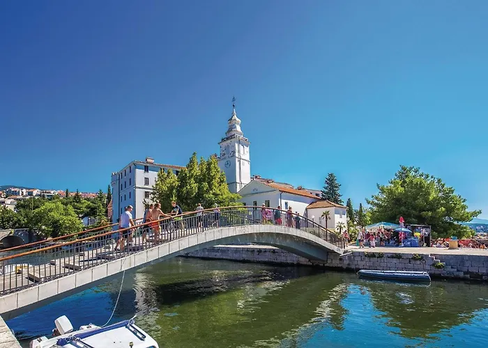 Lovely In With Wifi Apartman